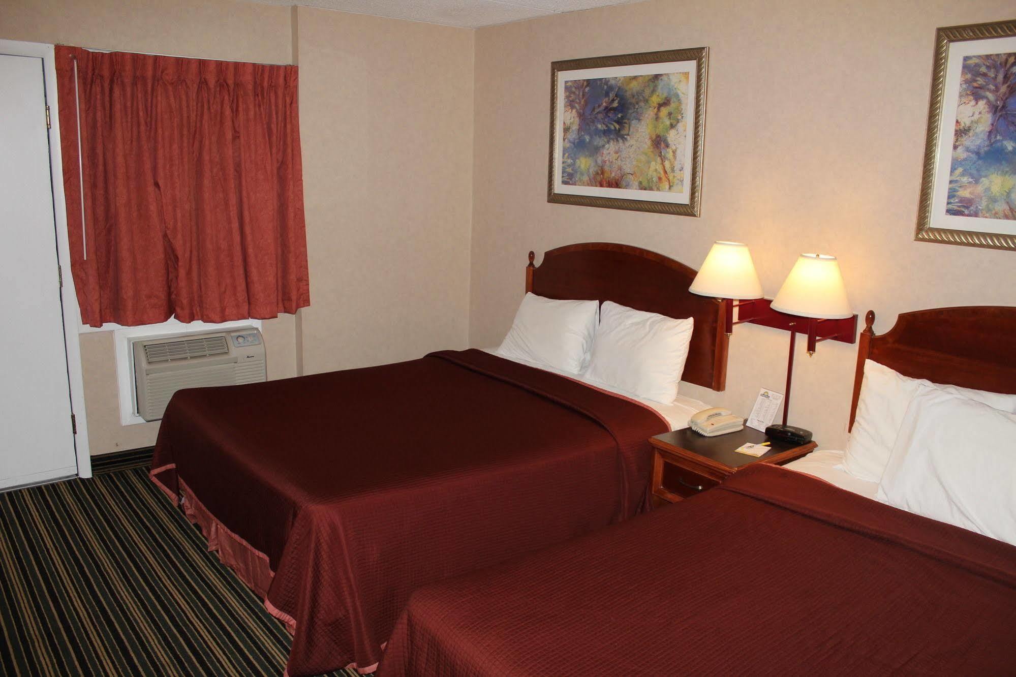 Days Inn By Wyndham Lenox Ma Exterior foto