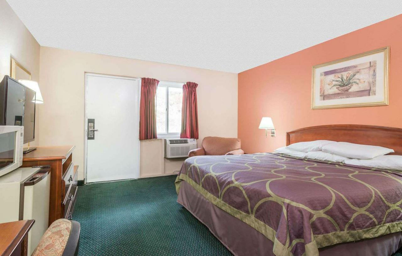 Days Inn By Wyndham Lenox Ma Exterior foto